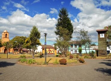 PARQUE CENTRAL DE AYORA