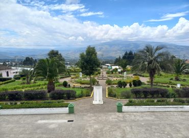 PARQUE CENTRAL DE LA ESPERANZA “17 DE DICIEMBRE”